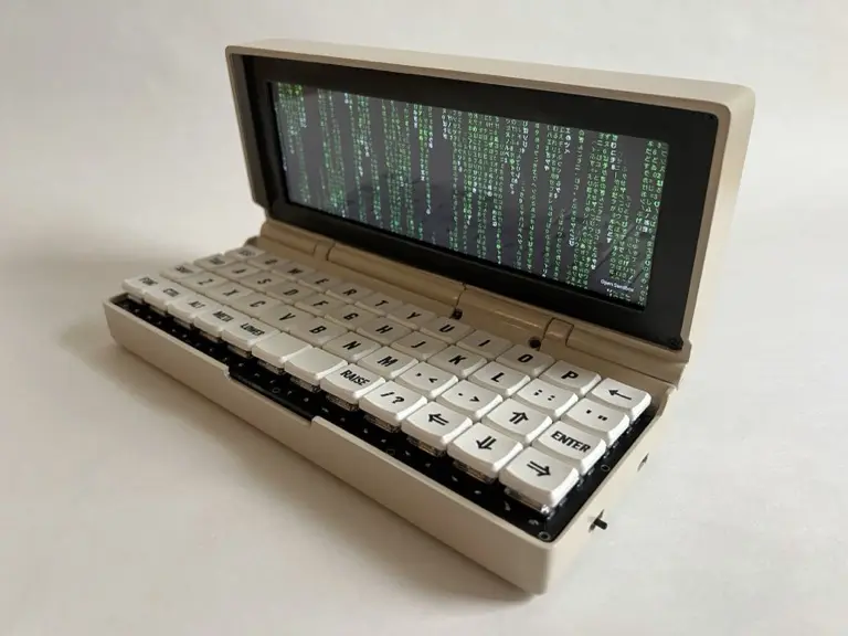 Penkesu’s original compact clamshell computer.