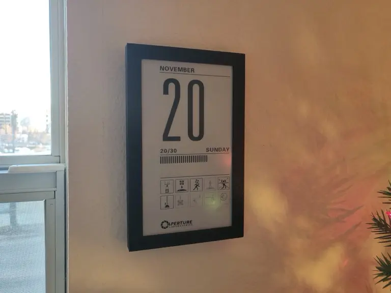 Portal Calendar’s original finished e-paper display.