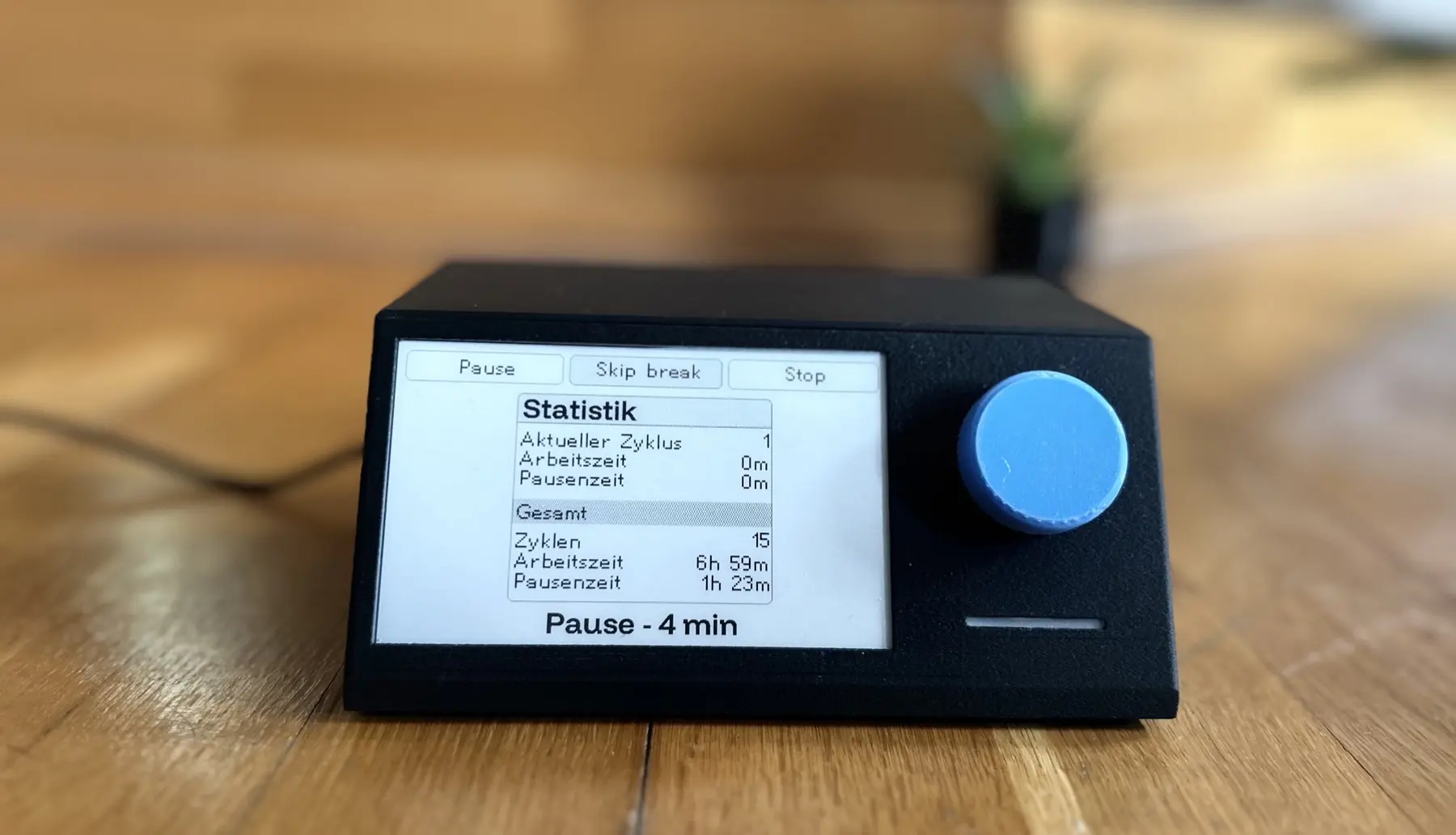 The timer’s original paused state provides an example of feedback during use.
